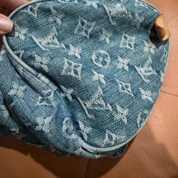 Louis Vuitton Blue Denim Handbag - Picture 4 of 13